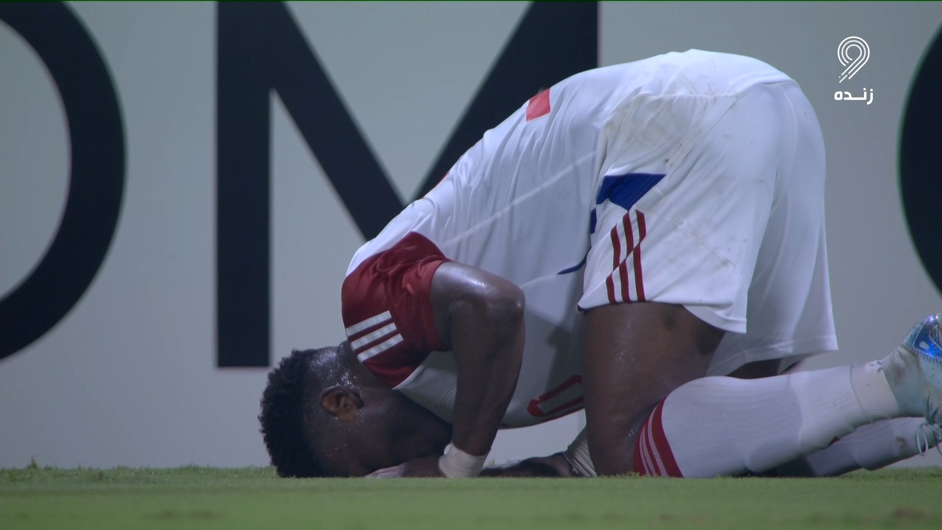 گل اول شارجه به سپاهان توسط اوسمان کامارا