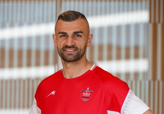 اولین تصاویر سردار دورسون در لباس پرسپولیس + عکس