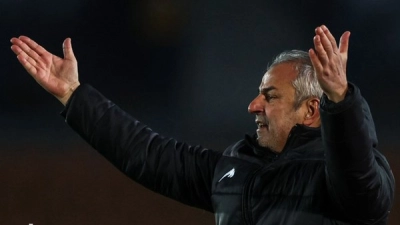 کارتال از سرمربی اخراجی پرسپولیس جا ماند!