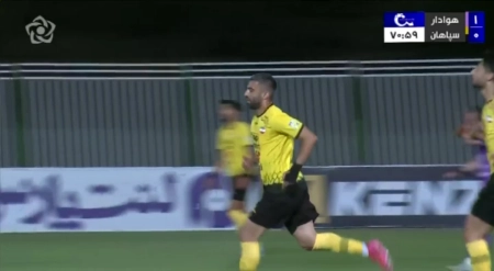 گل اول سپاهان به هوادار تهران (کاوه رضایی)