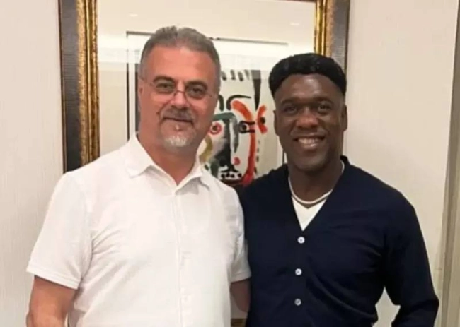 رسمی؛ کلارنس سیدورف به استقلال پیوست