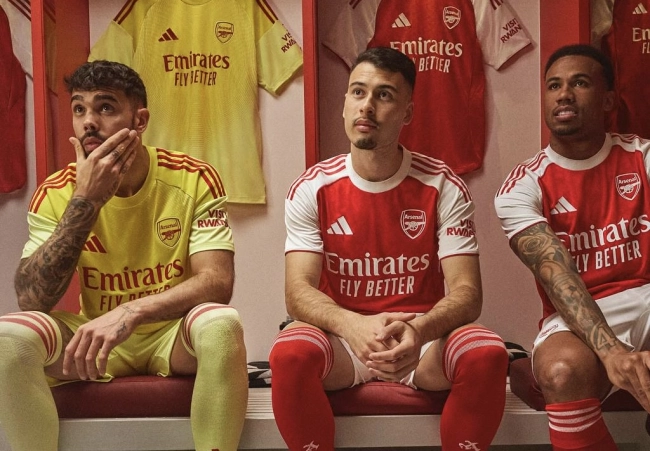 رسمی؛ رونمایی از پیراهن اول آرسنال برای فصل ۲۶-۲۰۲۵ + عکس