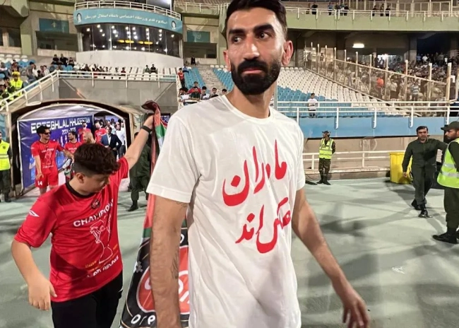 آخرین پیام بیرانوند روی تی‌شرت: مادران مقدسند