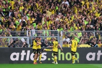 دورتموند ۳-۰ هولشتاین؛ پایانی به شیرینی عسل برای زنبورها