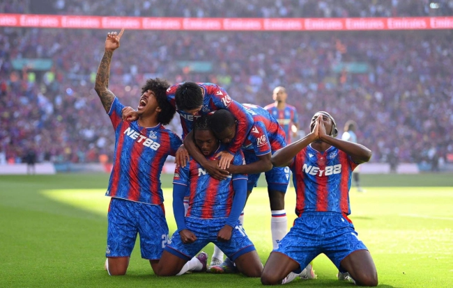 کریستال‌پالاس ۱-۰ منچسترسیتی؛ پرواز عقاب در آسمان ومبلی؛ گواردیولا ناکام در کسب جام