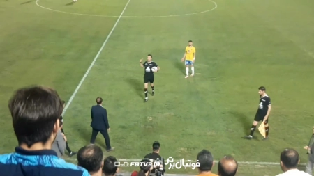 توقف بازی توسط موعود بنیادی‌فر به دلیل فحاشی و اعتراض هواداران آریو