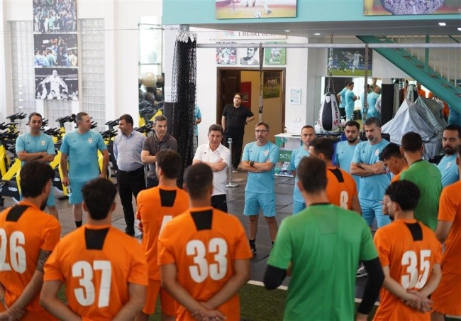 آغاز تمرینات تیم ملی با توصیه قلعه‌نویی به جوانان