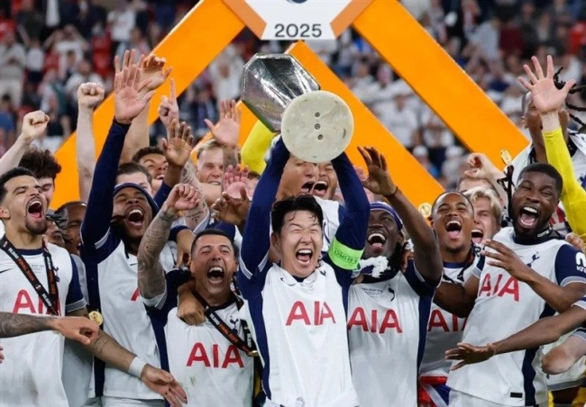 عذرخواهی یوفا به خاطر کمبود مدال قهرمانی در فینال لیگ اروپا