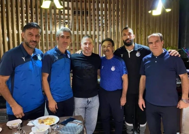 حضور مربی تیم ملی در اردوی استقلال