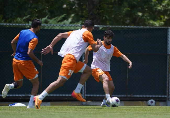 هاشم‌نژاد: نگاه حرفه‌ای مربیان تیم ملی لیگ را جذاب‌تر کرد