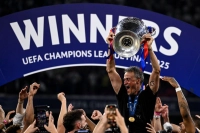 انریکه: ژانا در کنار ماست و از این لحظات در کنار ما لذت می‌برد