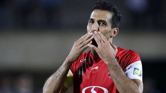 امیری بر سر دوراهی خرم‌آباد و مسائل مالی