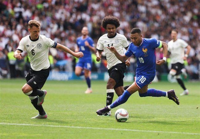 آلمان ۰-۲ فرانسه؛ خروس‌ها برنده جدال کلاسیک