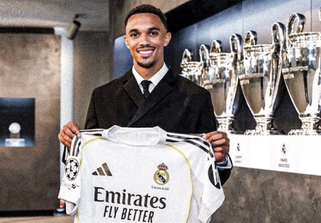 آرنولد: از پرس بابت فرصت پیوستن به رئال مادرید ممنونم