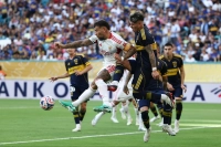 بوکاجونیورز ۲-۲ بنفیکا؛ تساوی پرحادثه در شب اخراج‌ها و بازگشت دراماتیک