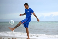 رسمی: ژائو پدرو با قراردادی ۷ ساله آبی‌پوش شد!