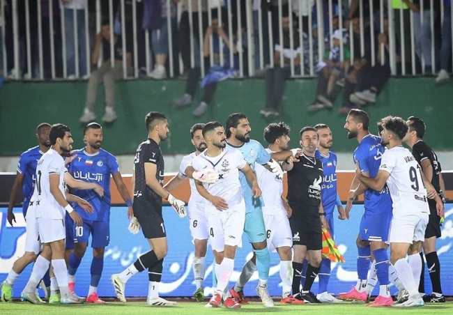 دروازه‌بان ملوان در آستانه حضور در استقلال