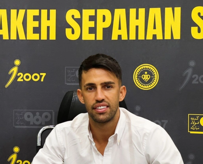 آرش رضاوند رسماً طلایی‌پوش شد