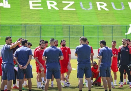 اصلانیان: پرسپولیس فعلی توان رقابت با تراکتور و سپاهان را ندارد