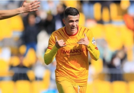 گوانگژو کوتاه آمد؟! آسانی از لیست تیم کره‌ای خط خورد + عکس