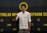 پاسخ اخباری به حواشی نیمکت‌نشینی: مشکلی با حضور حسینی ندارم