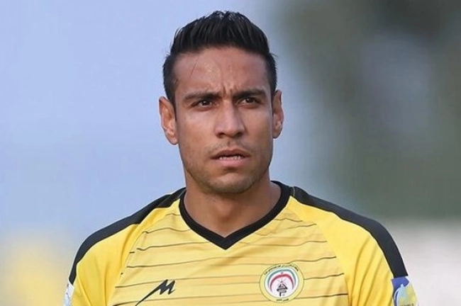 اعتراف عجیب هافبک مس رفسنجان: مربی نمی‌خواست من را نگه دارد!