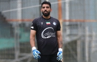 پاسخ دروازه‌بان استقلال به شایعات جدایی؛ حضور فرعباسی در تمرینات آبی‌ها + عکس