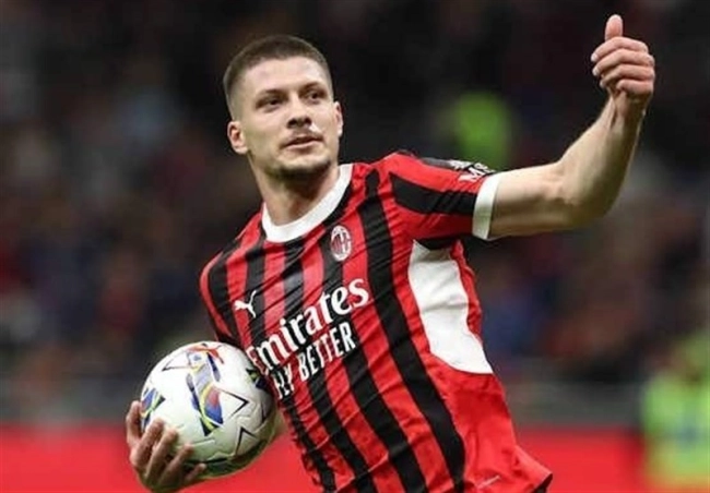 یوویچ در آتن؛ مهاجم سابق رئال و میلان به آاِک پیوست