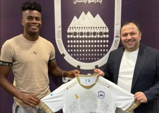 تمدید قرارداد مدافع اکوادوری؛ رودریگز یک فصل دیگر در چادرملو ماندنی شد