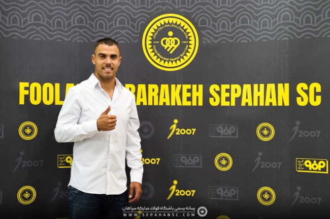 کارت بازی آلوز صادر شد؛ سپاهان نفس راحت کشید