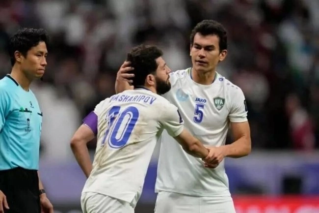 روی موج سوپرجام؛ دو ستاره ازبک استقلال در جایگاه ویژه + عکس