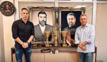 ثبت قرارداد دو مربی خارجی کادر هاشمیان