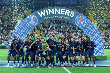 پنج جام در یک سال؛ فقط چلسی توان مقابله با انریکه را داشت