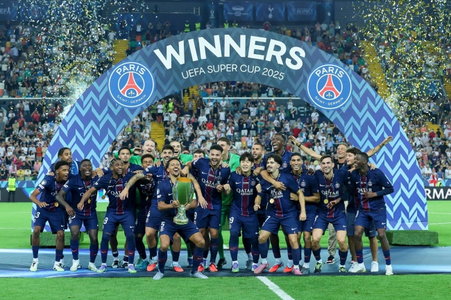 پنج جام در یک سال؛ فقط چلسی توان مقابله با انریکه را داشت