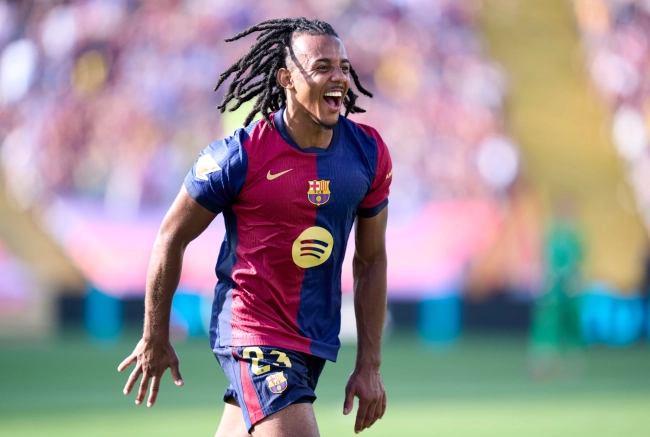 خبر خوش لاپورتا؛ مدافع فرانسوی تا سال ۲۰۳۰ در بارسلونا + عکس