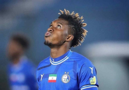 بلاتکلیفی مهاجم قرقیزستانی آبی‌ها؛ کوجو منتظر تصمیم ساپینتو