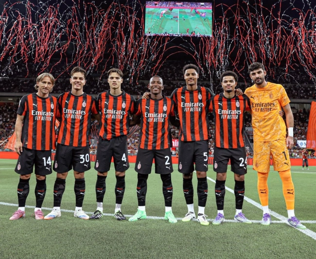 پس از ۱۳ سال حضور در رئال؛ رونمایی از مودریچ و رفقا در سن سیرو