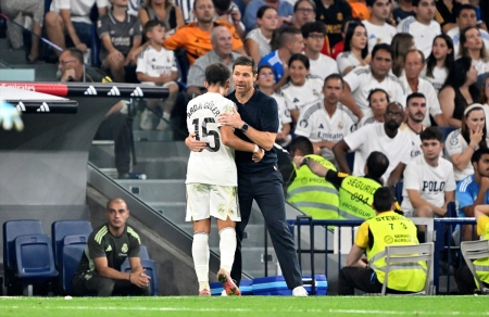 آلونسو: هیچکس در تیم من جایگاه ثابتی ندارد