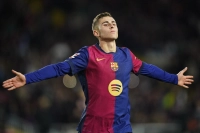 چلسی در تلاش برای جذب فرمین لوپز؛ بارسلونا همچنان مقاومت می‌کند