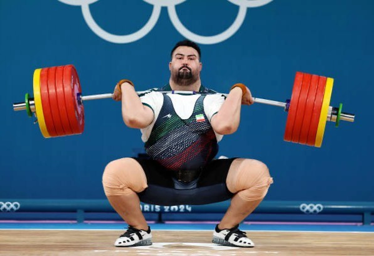 نایب قهرمان المپیک، فاتح نبرد غول‌ها در لیگ وزنه‌برداری