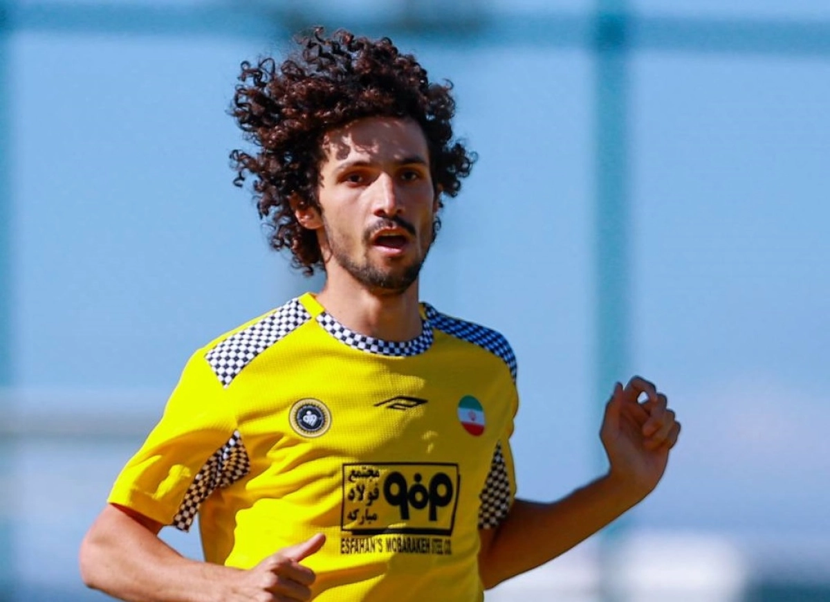 وحدت حنانوف در آستانه خروج از سپاهان؛ قربانی تقویت خط دفاعی