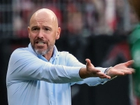 فاجعه تن هاخ در لورکوزن؛ تساوی مقابل تیم ۱۰ نفره