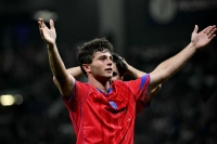 هنرنمایی با توپ فوتبال؛ دو قیچی نوس در یک شب + عکس