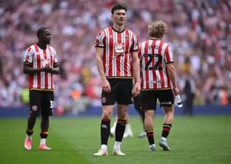 شفیلد یونایتد در آستانه آزمونی حیاتی؛ پژمان نوزاد زیر ذره‌بین هواداران