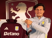 اتمام دوران ۸ ساله در اولدترافورد؛ لیندلوف به استون ویلا پیوست