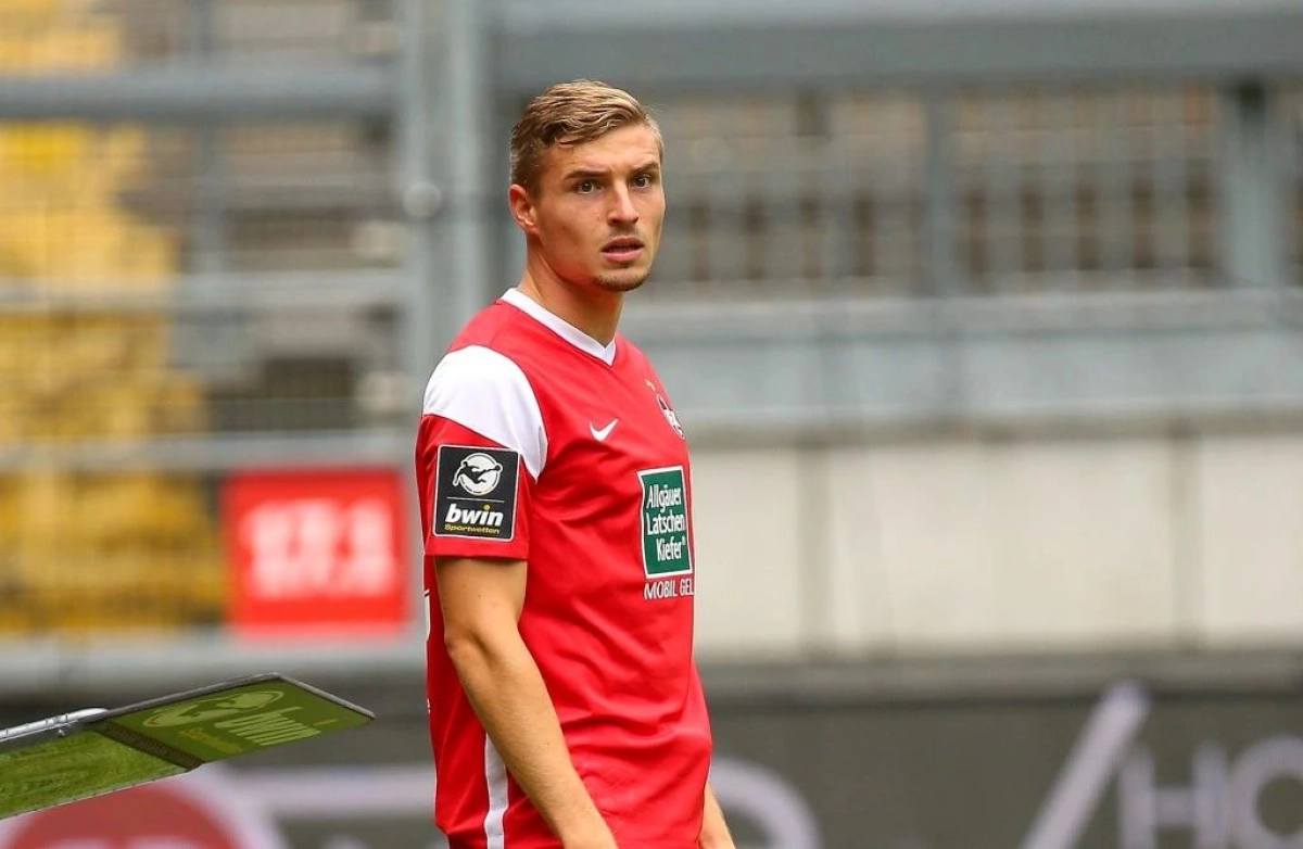 خط قرمز هاشمیان روی نام مهاجم آلمانی