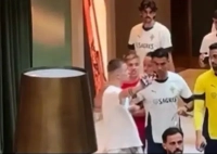 درگیری رونالدو با یک هوادار پیش از دیدار پرتغال و ارمنستان + عکس