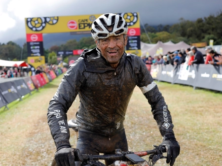 حادثه تلخ برای انریکه؛ شکستگی ترقوه سرمربی پاری سن ژرمن!