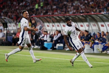 صربستان ۰-۵ انگلیس؛ بهترین بازی توخل در بلگراد رقم خورد