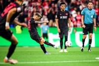 لورکوزن بدون تن هاخ ۹ نفره می‌برد!